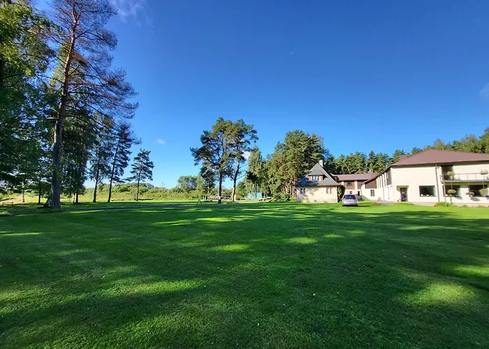 Veldemani Suvemajakesed Campsite *