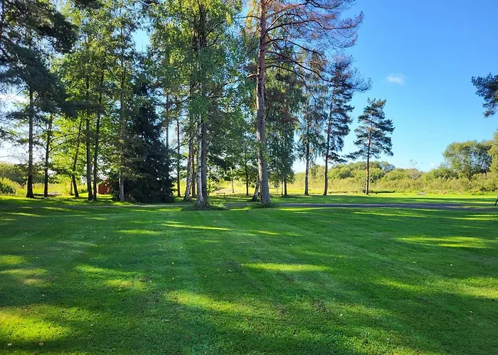 Veldemani Suvemajakesed Campsite Vaibla